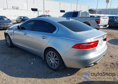 2017 Jaguar Xe z USA, uszkodzony, nr VIN SAJAD4BG7HA961082